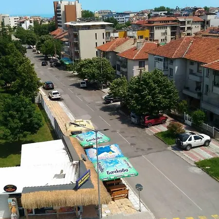 Apartment Aura